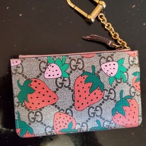 gucci strawberry key pouch